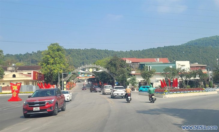 Hơn 100.000 người dân huyện Đông Sơn thành công dân TP Thanh Hóa - Ảnh 1.